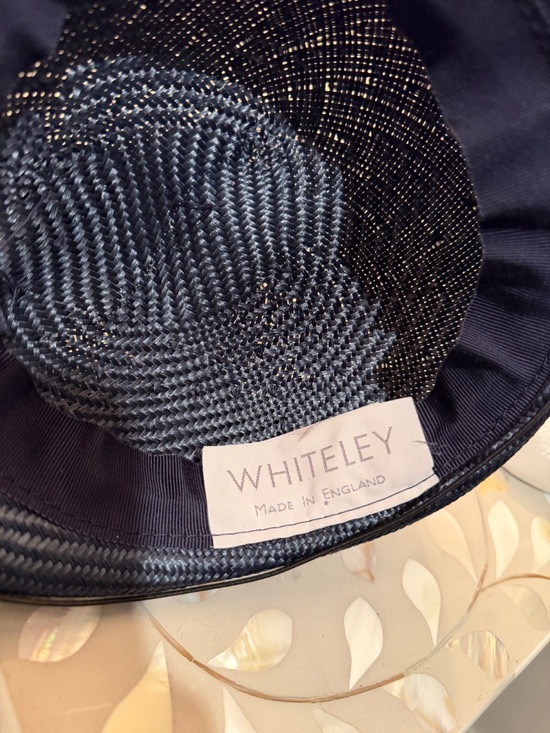 Ladies’ fascinator hat